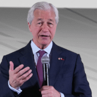 JPMorgan allows clients to buy bitcoin