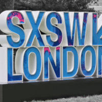 Логотип SXSW на фоні Лондона