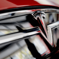 Новий автомобіль Tesla з системою FSD