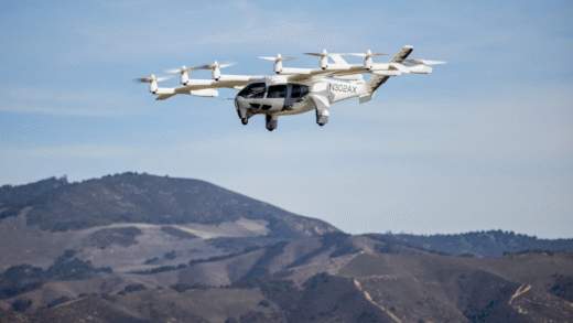 eVTOL літак в небі