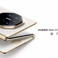 Трьохкратний смартфон Huawei Mate XTs