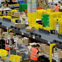 Зображення, що ілюструє дискримінацію вагітних працівників Amazon