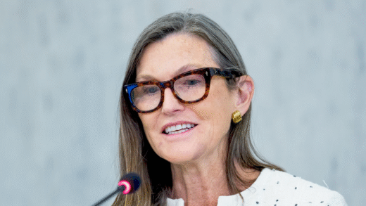 Кеті Вуд на конференції з інвестицій