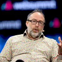 Джиммі Уелс висловлює думку про Grokipedia