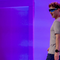 Графік зростання завантажень Meta AI Vibes