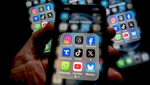 Логотипи TikTok і Meta на фоні Європейського Союзу