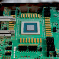 Зростання акцій Broadcom та Alphabet на фоні штучного інтелекту