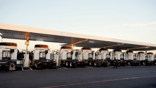 Автономні електричні вантажівки Einride