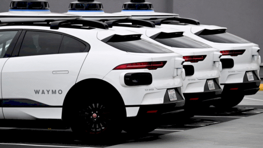 Стив Філер фінансовий директор Waymo