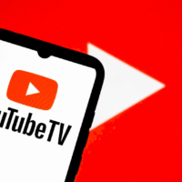 Логотипи YouTube TV та Disney