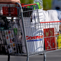 Висока оцінка акцій компаній Broadcom та Costco