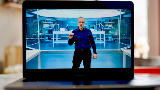 Джоні Сруджі, керівник апаратних технологій Apple