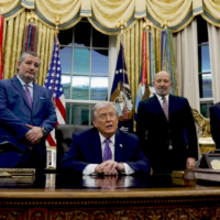 Президент Трамп підписує указ про регулювання ШІ